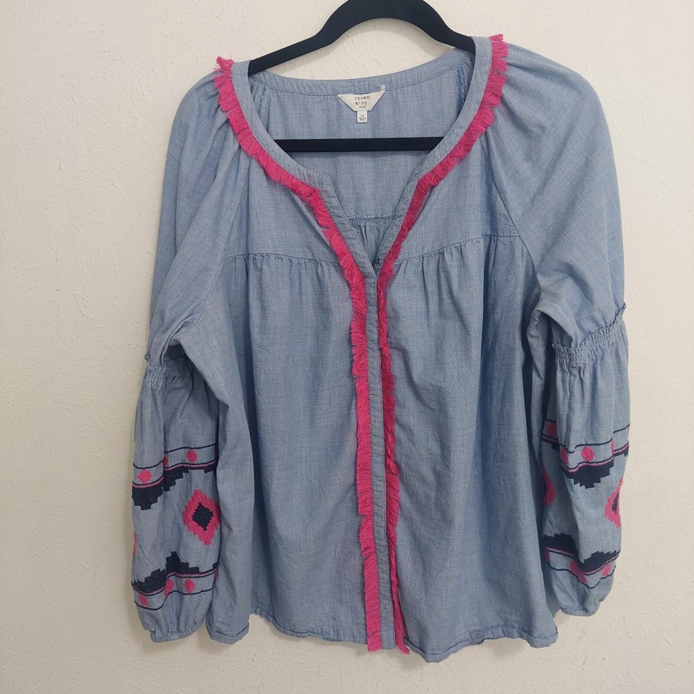 Crown & Ivy Blue Chambray Top With Fringe And Embroidered Trim Puff Sleeves 1Xโ